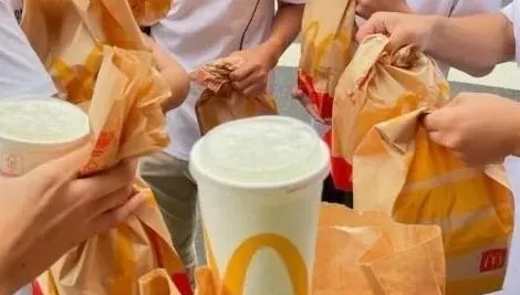 全台明星男校仿效「揪團吃麥當勞」　律師轟沽名釣譽：恥辱