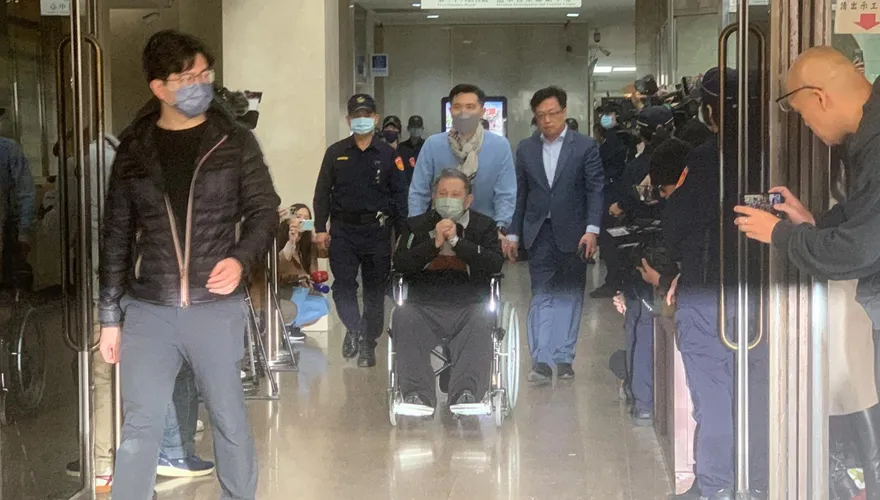 沈慶京身體不適再度戒護就醫！北所證實了