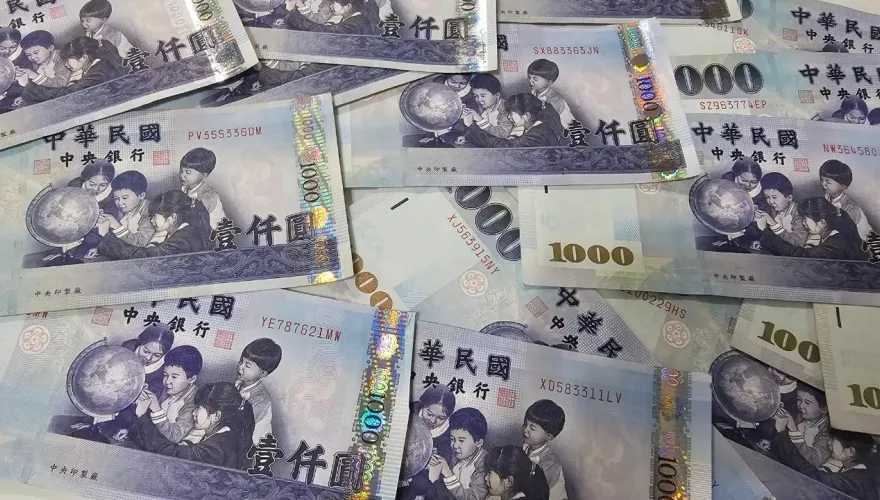 行政妹入職3個月「領5千元年終」　其他菜鳥抖驚人數字