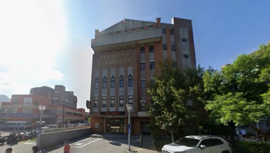 網路吵翻！媽媽PO文抱怨「警局不借廁所」　引爆網友論戰