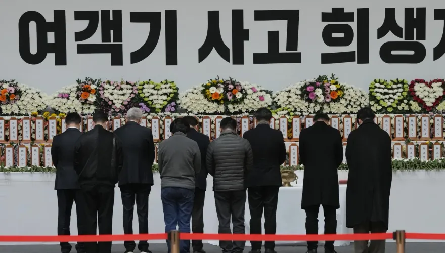 韓國三生搭濟航失事亡　同學靈堂前痛哭：無法一起拍畢業照了