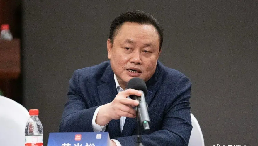 大陸前首富黄光裕旗下公司鎖定退市　為A股新規後首例