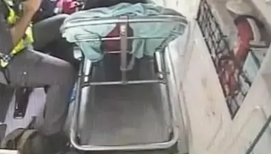 影/苗栗「駕駛地獄」！少女違規過馬路被撞骨折還得挨罰