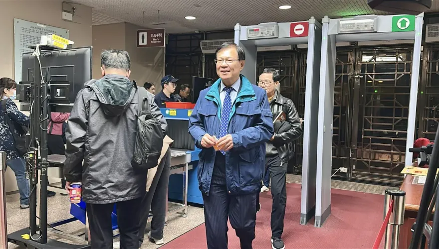 柯文哲案18:00再開羈押庭　白委現身進入法庭旁聽
