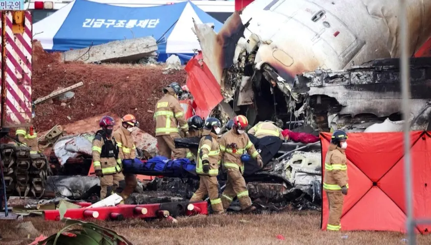 影/機長死前還在想辦法…韓空難現場驚見「多頁撕下」安全手冊