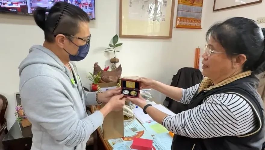 影/元旦排錢母猝死！家屬赴紫南宮領「全套」　完成苗栗阿婆遺願