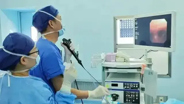 嚇！陸7歲童呼吸不順求醫　竟當場咳出「12cm活體水蛭」