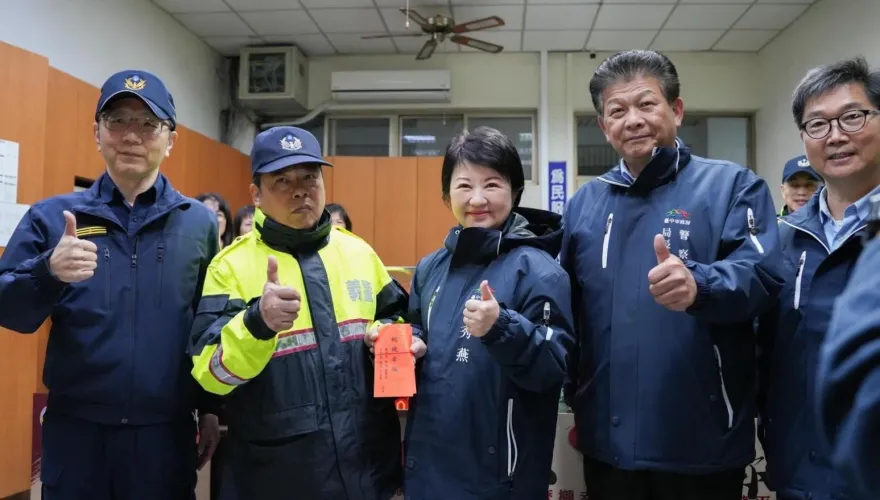台中「2025春節交通大執法」啟動　盧秀燕視察慰勉員警辛勞