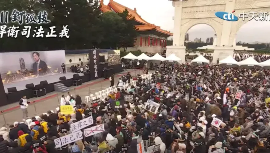 國政捲入政爭　律師：總統兼任黨主席長遠為國家之禍