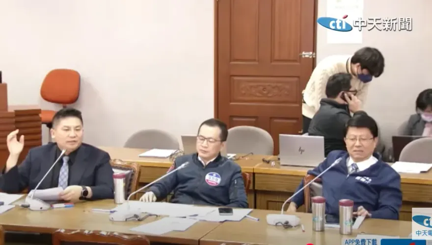 羅智強打爆鍾佳濱！踢爆排案威脅小草內幕：他騙吳宗憲換召委