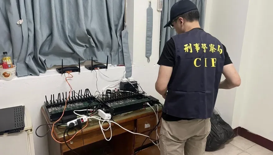 每月5萬通詐騙電話！警剿滅11處詐團轉接機房　11人落網