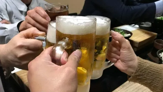 陸男揪友在家喝酒惹怒妻　「見笑轉生氣」砍妻10刀