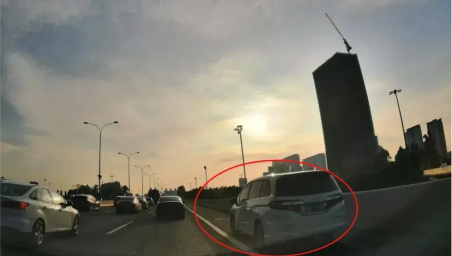 正義魔人？一年檢舉「2277起交通違規」　陸男：沒錢但有成就感