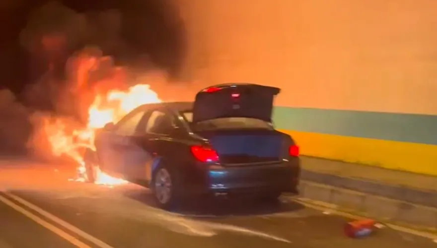 恐怖影像曝！國3中和隧道車輛陷火海　「隧道裡都是煙」