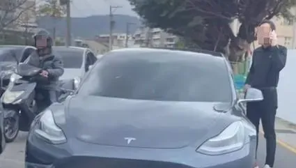 北投停車場滿了！特斯拉竟「逆向卡死車道」