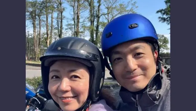 宜蘭女婿回娘家曬合照　蔣萬安：老婆說蛇麼都好