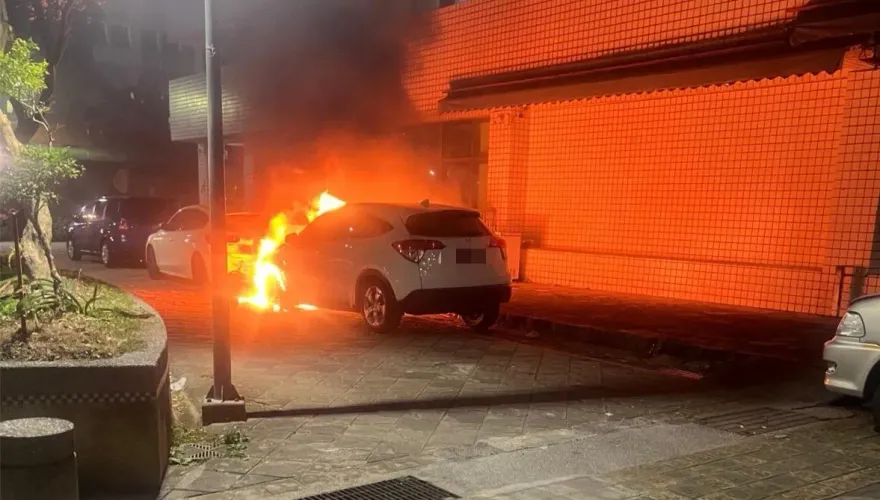 影/過年惹禍！基隆3小放沖天炮竟燒掉2輛車　車主氣炸提告