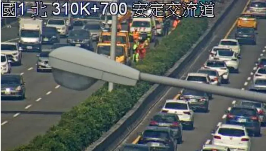 初三國1安定交流道「6車追撞」佔兩車道　回堵6公里