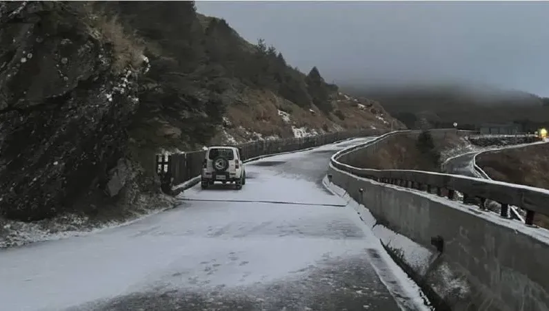 合歡山賞雪接連出人命！2男無預警倒地猝死　時間點都在「裝雪鏈時」