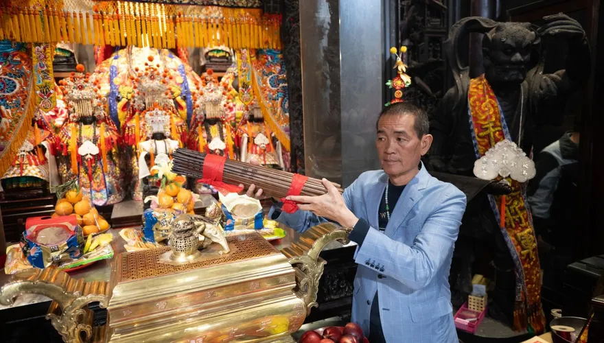青鳥向媽祖求國運籤遭打臉　網友：神明下最後通牒