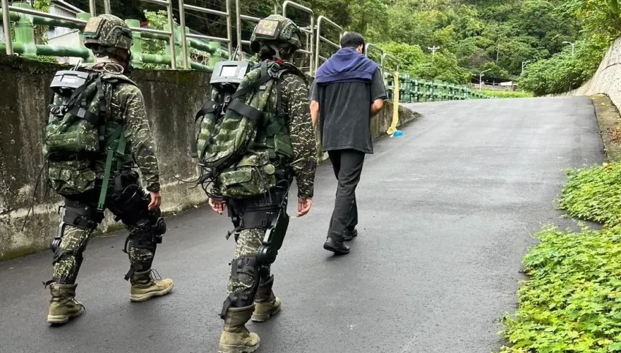 中科院研製成功軍用外骨骼　後續朝野戰全身型精進