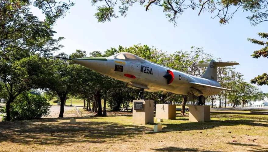 台南港濱歷史公園　來自航空科學館的展示軍機
