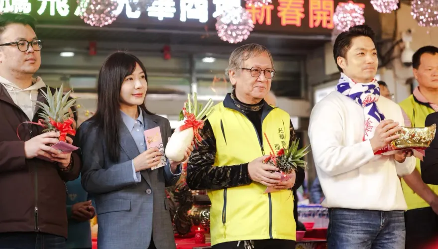 母雞左右大罷免浪潮　吳沛憶同台蔣萬安互動冷