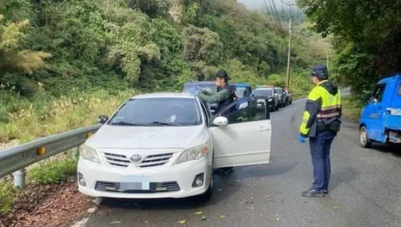 車停一夜沒動！苗栗男躺駕駛座「陳屍2日」　排除外力介入