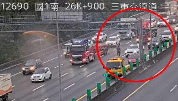 開工日國道不平靜！三重交流道4車追撞　時速14公里