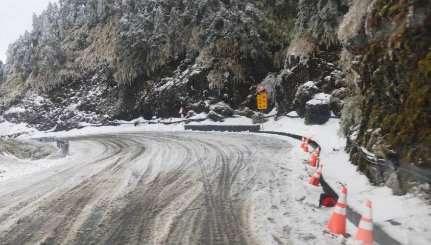雪天難行！合歡山翠峰至大禹嶺路段　今18時起預警性封閉