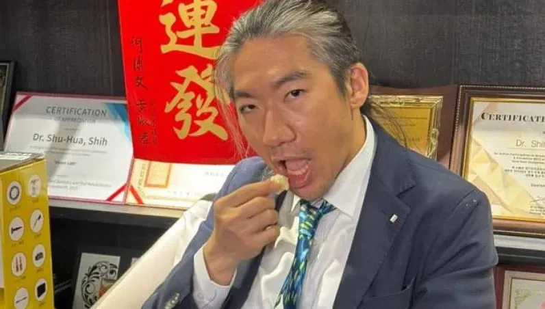 影/揭史書華偷吃被抓包「有趣巧合」　黃揚明狠酸：民主外遇？