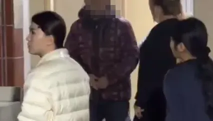 影/鹽水武廟驚傳男躲女廁！遭發現辯「修廁所」快閃烙跑