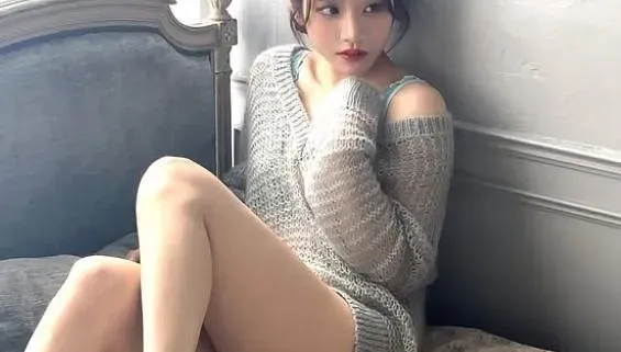 傻眼！港人氣餐館菜單螢幕赫見AV女優　網笑「新菜色」