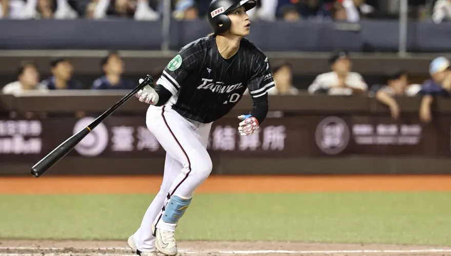 中韓大戰林佳緯炸裂滿貫砲！中華隊2連勝樂天巨人