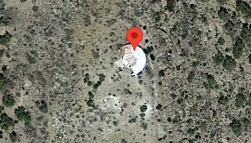UFO墜毀美山區？Google地圖神秘「巨大白色圓盤照」引瘋傳