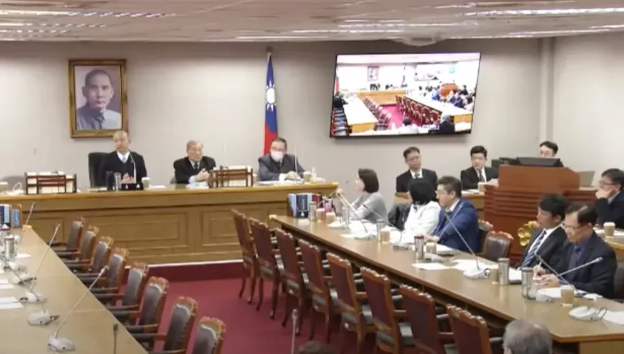 總預算協商擦槍走火！韓國瑜嗆柯建銘：那你發公文幹嘛？