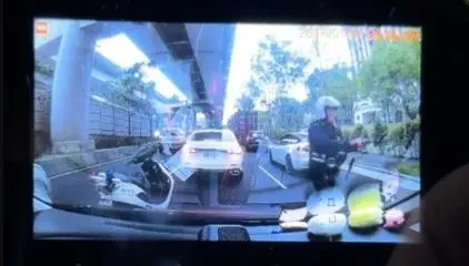 影/北市街頭槍響！兒少犯拒檢衝撞　警連開11槍逮捕