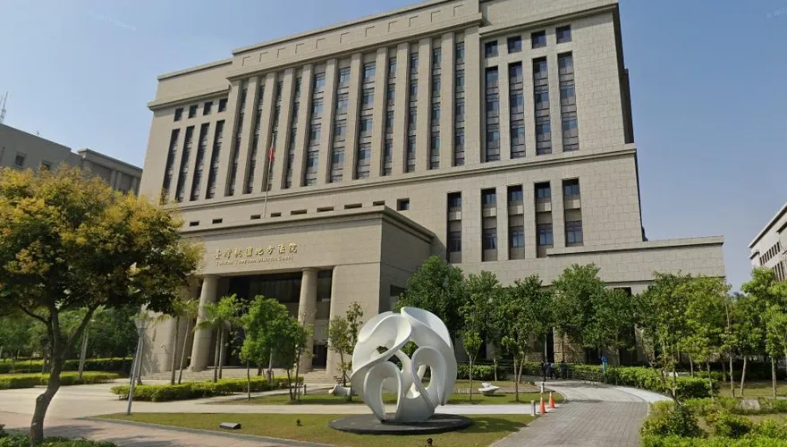 室友上廁所太久！桃園男持刀追砍　丟汽油彈襲急診室遭判刑