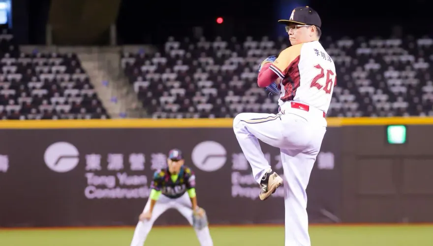 驚！台語創作天王站上大巨蛋投球　親揭身分「乙組九連勝投手」