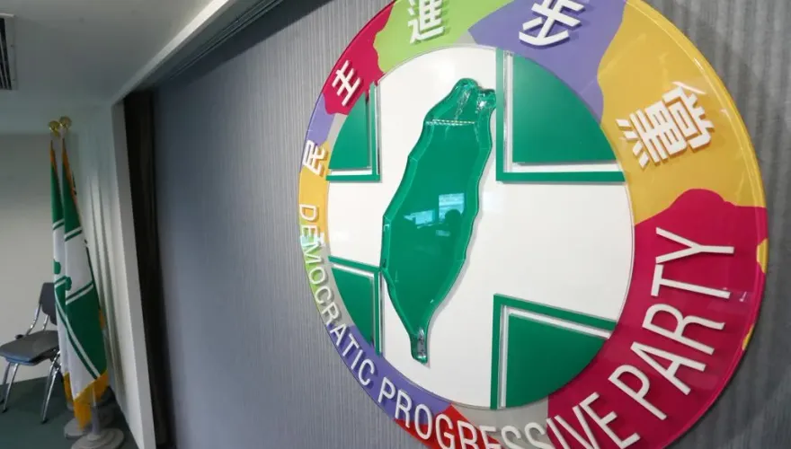 民進黨搞罷免失算！不滿意度狂飆過半　網狠酸：難怪急了