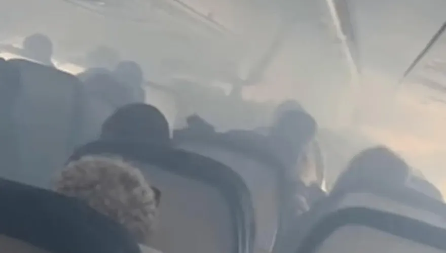 影/一週3度出包！達美航空機艙狂冒煙霧　上週著陸翻覆21傷