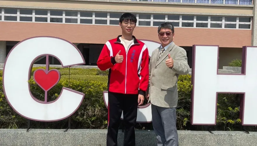嘉義之光！農村子弟沒補習田埂苦讀　奪學測雙榜首