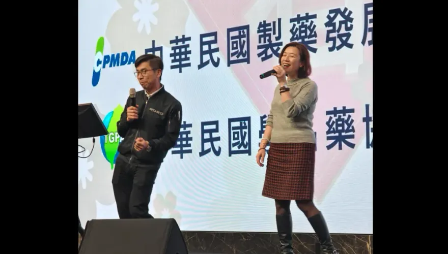 急診崩壞　林靜儀陪鍾佳濱、陳時中嗨唱！挨轟又嗆聲網罵爆