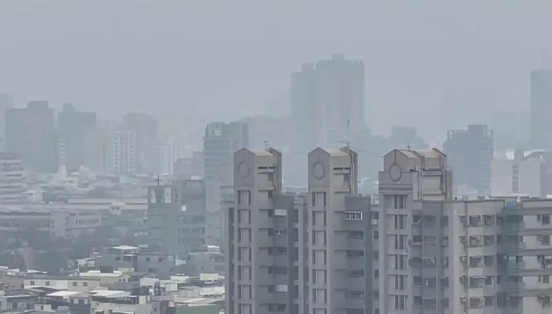 出門戴口罩！中部、雲嘉南、高屏空品「亮橘燈」