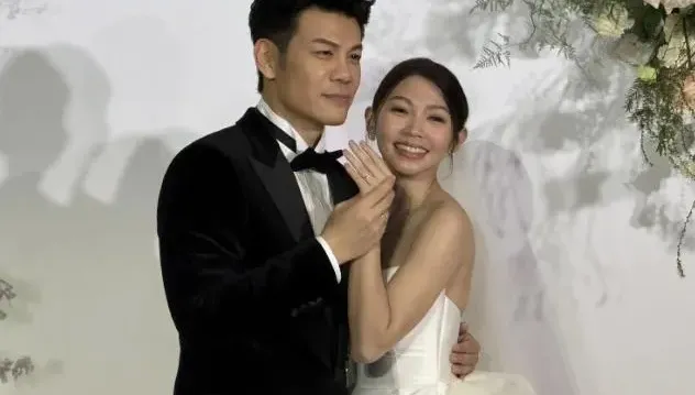 豪砸3張台積電娶曾智希！陳志強婚禮前「親吻立牌」原因藏洋蔥
