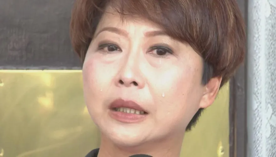 陳亭妃哭了！連收恐嚇簡訊火速報警　憂母親安危激動落淚