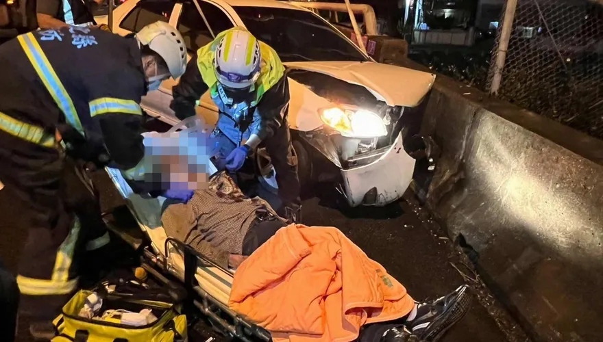 國1爆驚悚車禍！彰化段「3車追撞」釀翻覆　4人傷送醫