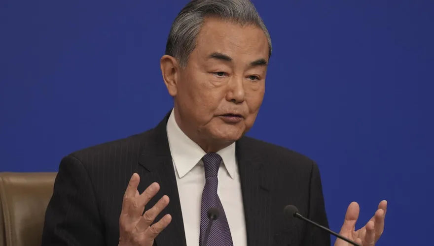 王毅分別與以伊外長通電話　斥以色列動武違反國際法
