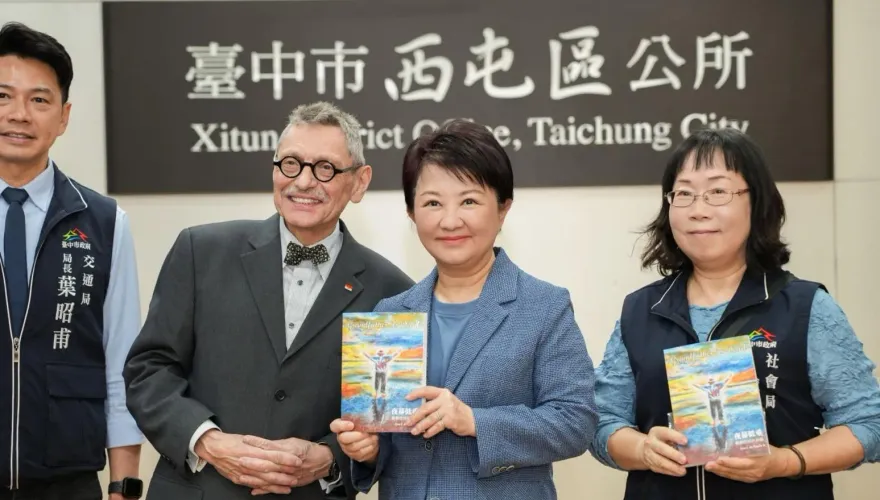 盧秀燕「最新政績」走在六都先端！利昂爺爺成台中首位受惠外籍長輩