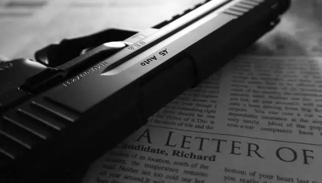 厝邊不合變悲劇！不滿被監視器「對準」　男子射殺鄰居後自轟